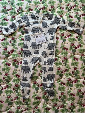 Kate Quinn NWT newborn elephant family zipper footie
